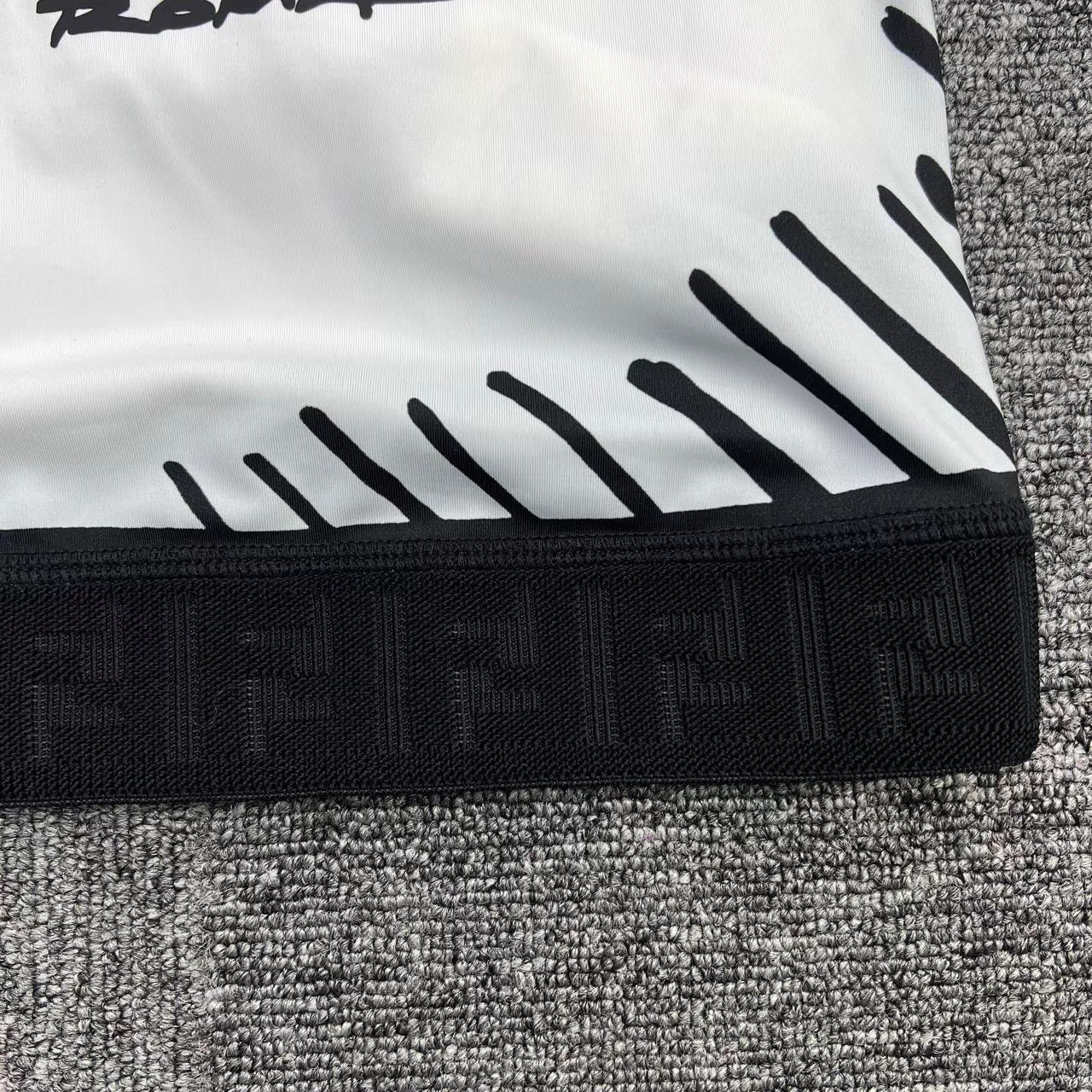 Fendi Fendi Black & White Script Logo Sports Tank K12 Size XS / US 0-2 / IT 36-38 - 6 Thumbnail