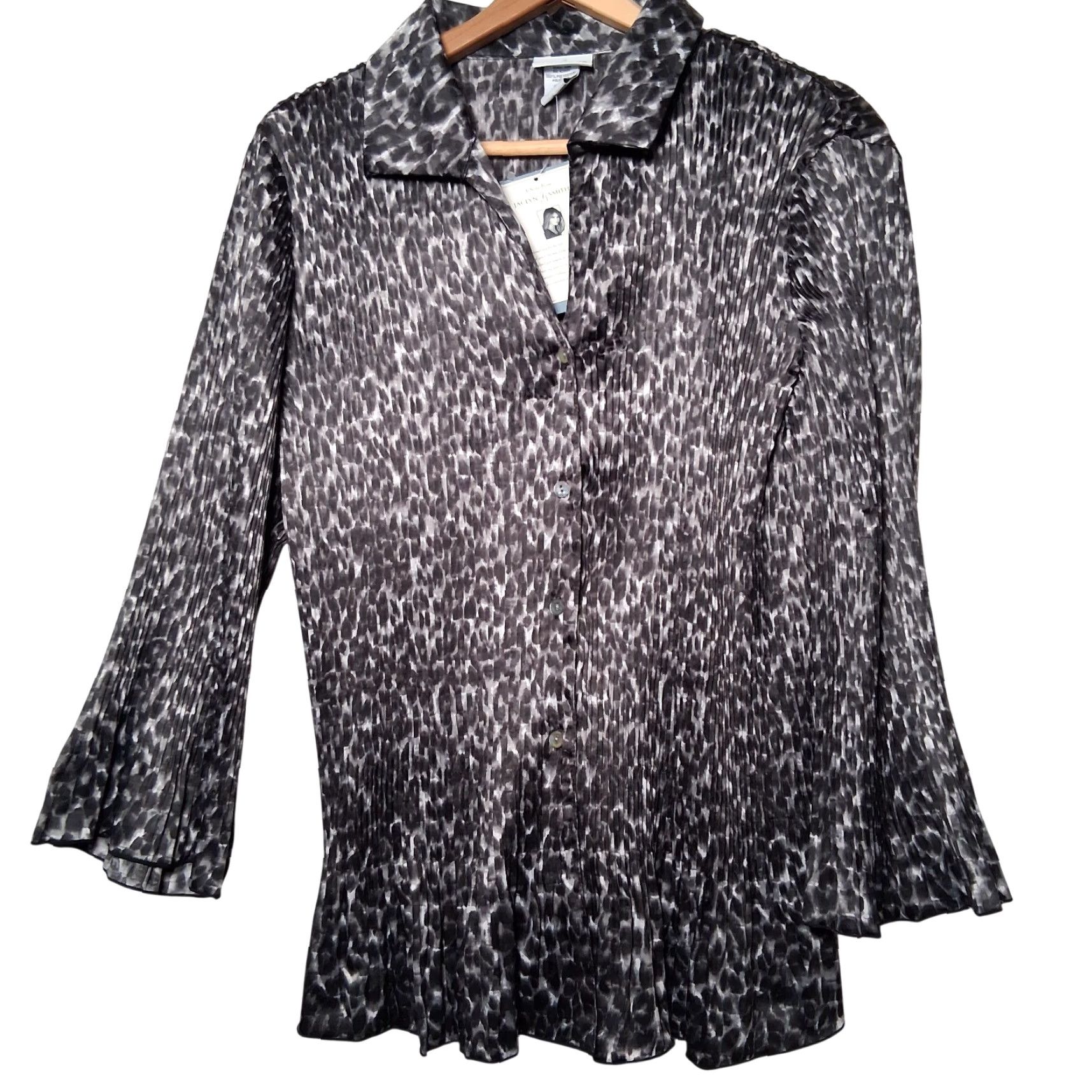 Vintage Jaclyn Smith Blouse XL Black Cat Print Bell Sleeve Pleated Satin Polyester Button Collared Size XL / US 12-14 / IT 48-50 - 2 Thumbnail