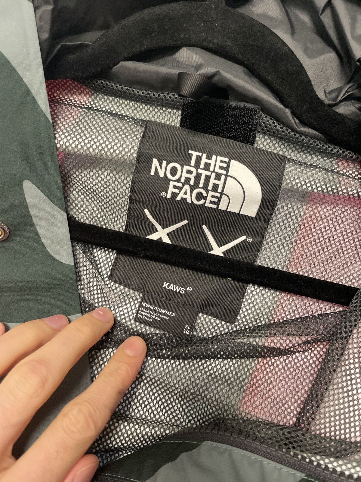 Kaws × The North Face Kaws TNF Balsam Retro 1986 Jacket Size US XL / EU 56 / 4 - 3 Thumbnail