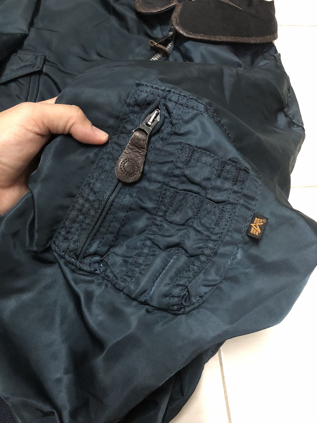 Alpha Industries Vtg bomber jacket alpha industries U.S.A. Size US XL / EU 56 / 4 - 5 Thumbnail