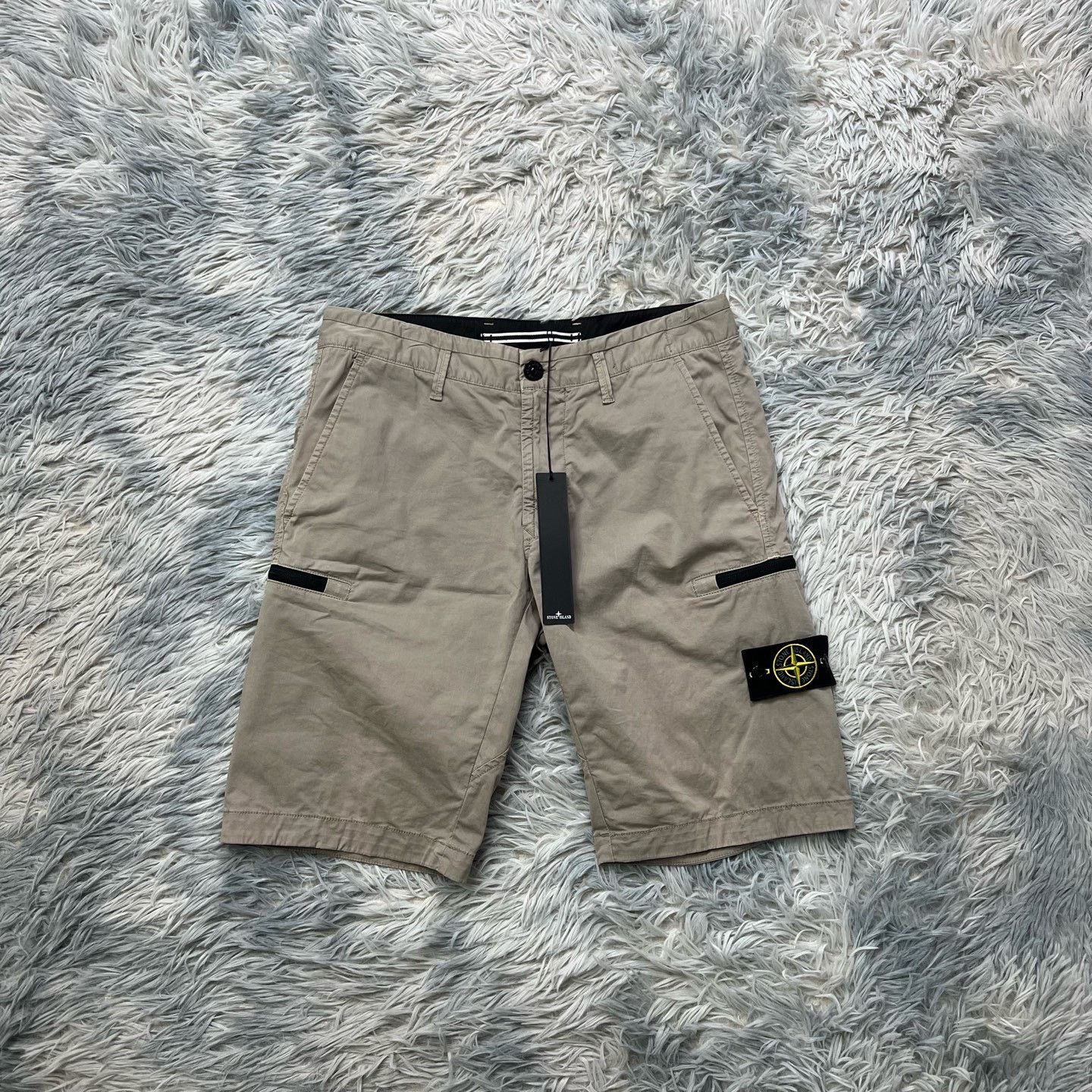 Stone Island Stone Island Shorts Size 30 Size US 30 / EU 46 - 1 Thumbnail