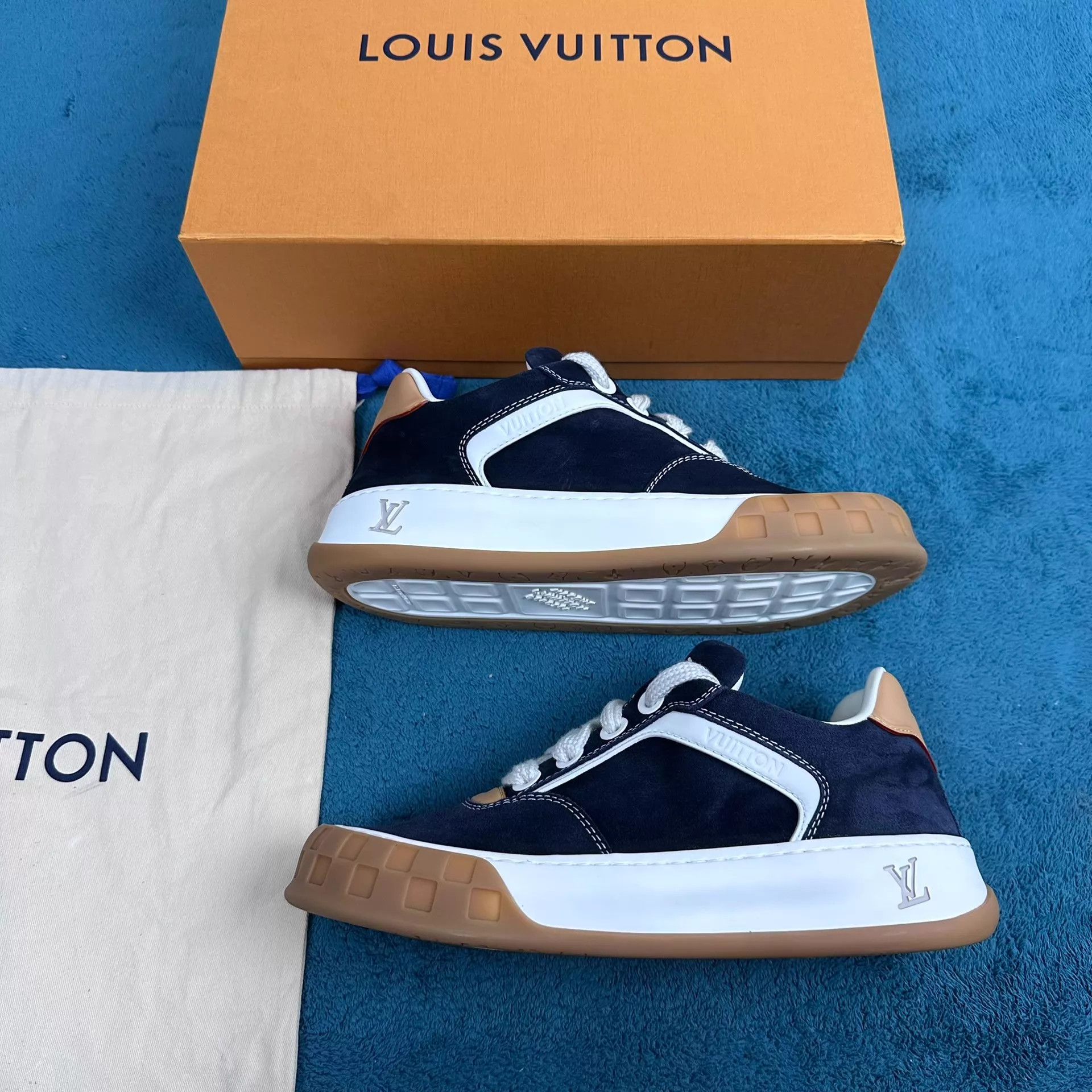 Louis Vuitton LV Tilted Suede Low-Top Sneaker Navy Blue 8.5/42.5 Size US 9.5 / EU 42-43 - 2 Thumbnail