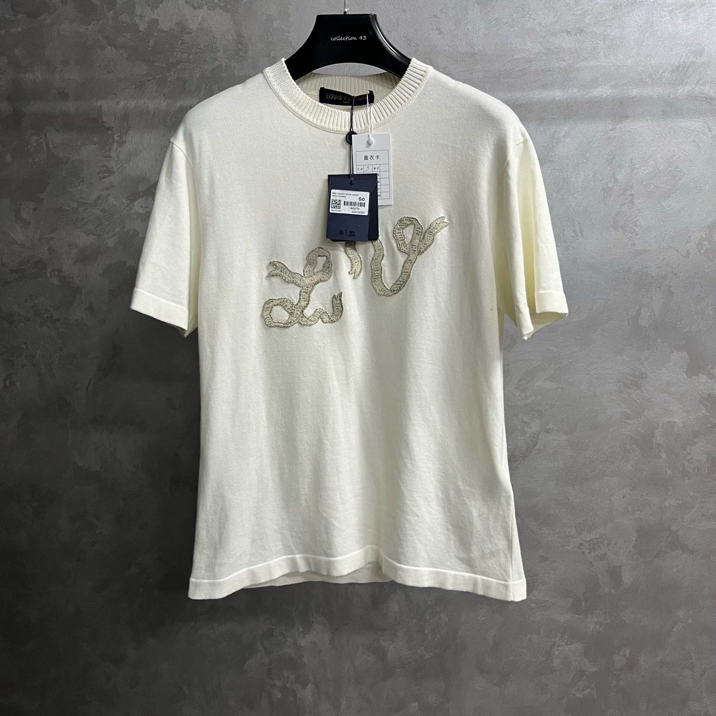 Louis Vuitton Louis Vuitton 25 Solid Print Round Neck T-shirt Size US S / EU 44-46 / 1 - 1 Thumbnail