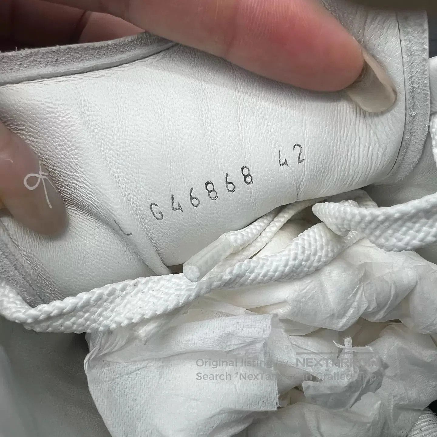Chanel White Low-Top Sneakers Size 9. Size US 9 / EU 42 - 8 Thumbnail
