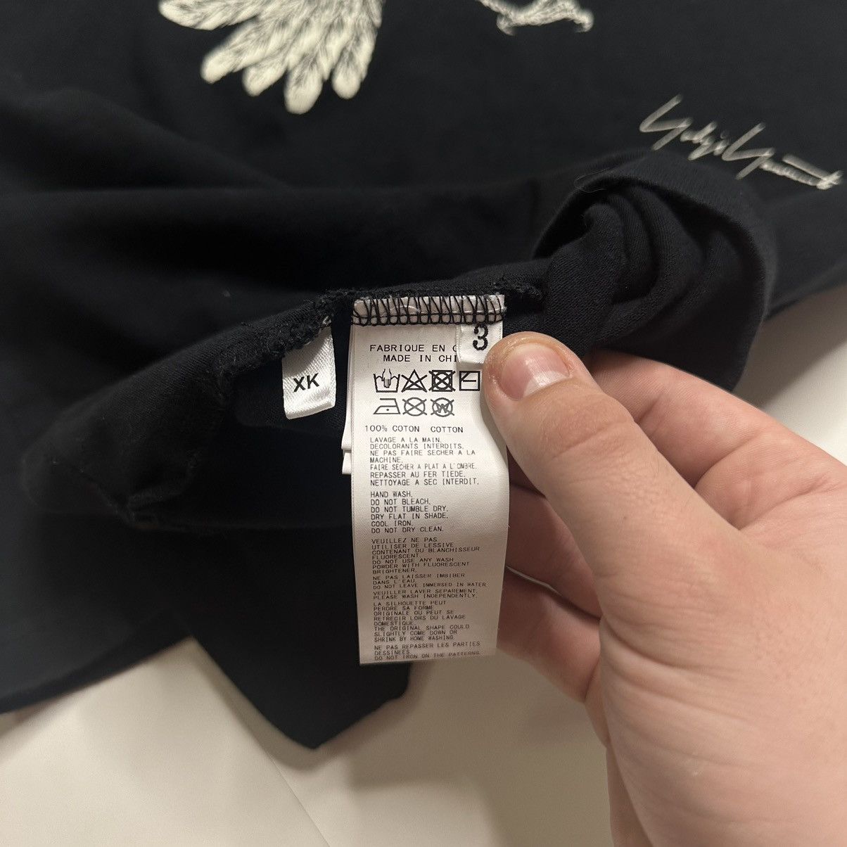 New Era × Yohji Yamamoto YOHJI YAMAMOTO POUR HOMME X NEW ERA PRINTED S/S T-SHIRT Size US M / EU 48-50 / 2 - 5 Thumbnail