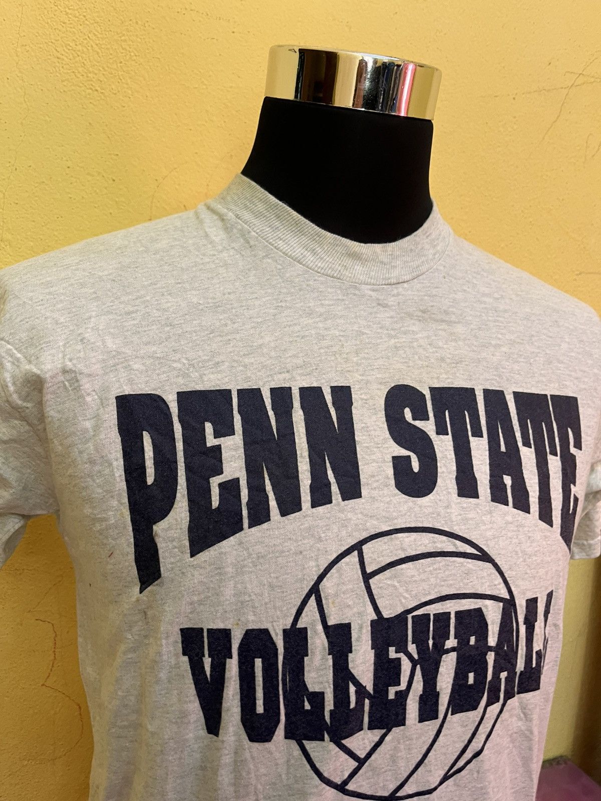 Fruit Of The Loom Penn state volleyball Tshirt Size US M / EU 48-50 / 2 - 3 Thumbnail