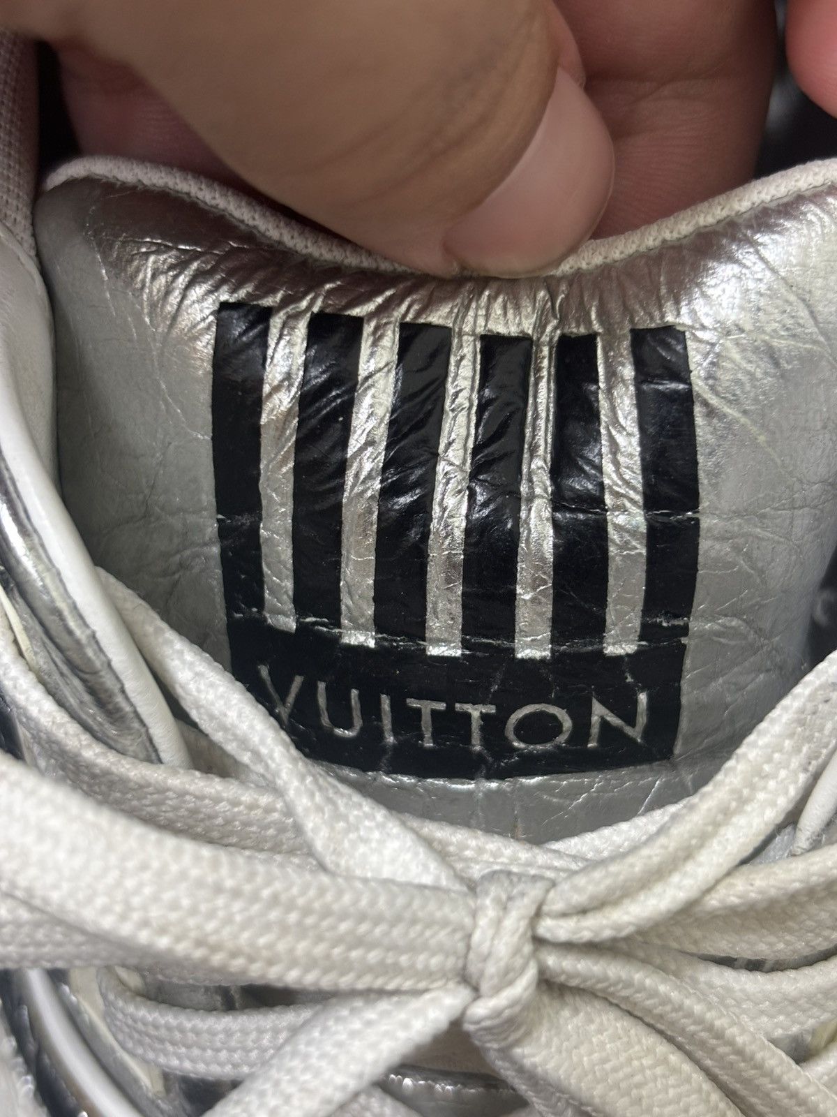 Louis Vuitton metallic trainers Size US 8 / EU 41 - 8 Thumbnail