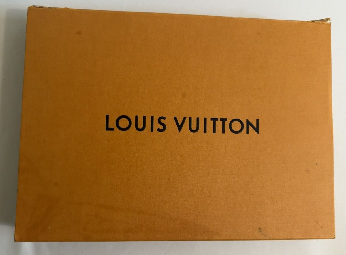 Louis Vuitton Louis Vuitton Monogram Eclipse Scarf M73468 Receipt Box Tags Size ONE SIZE - 8 Thumbnail