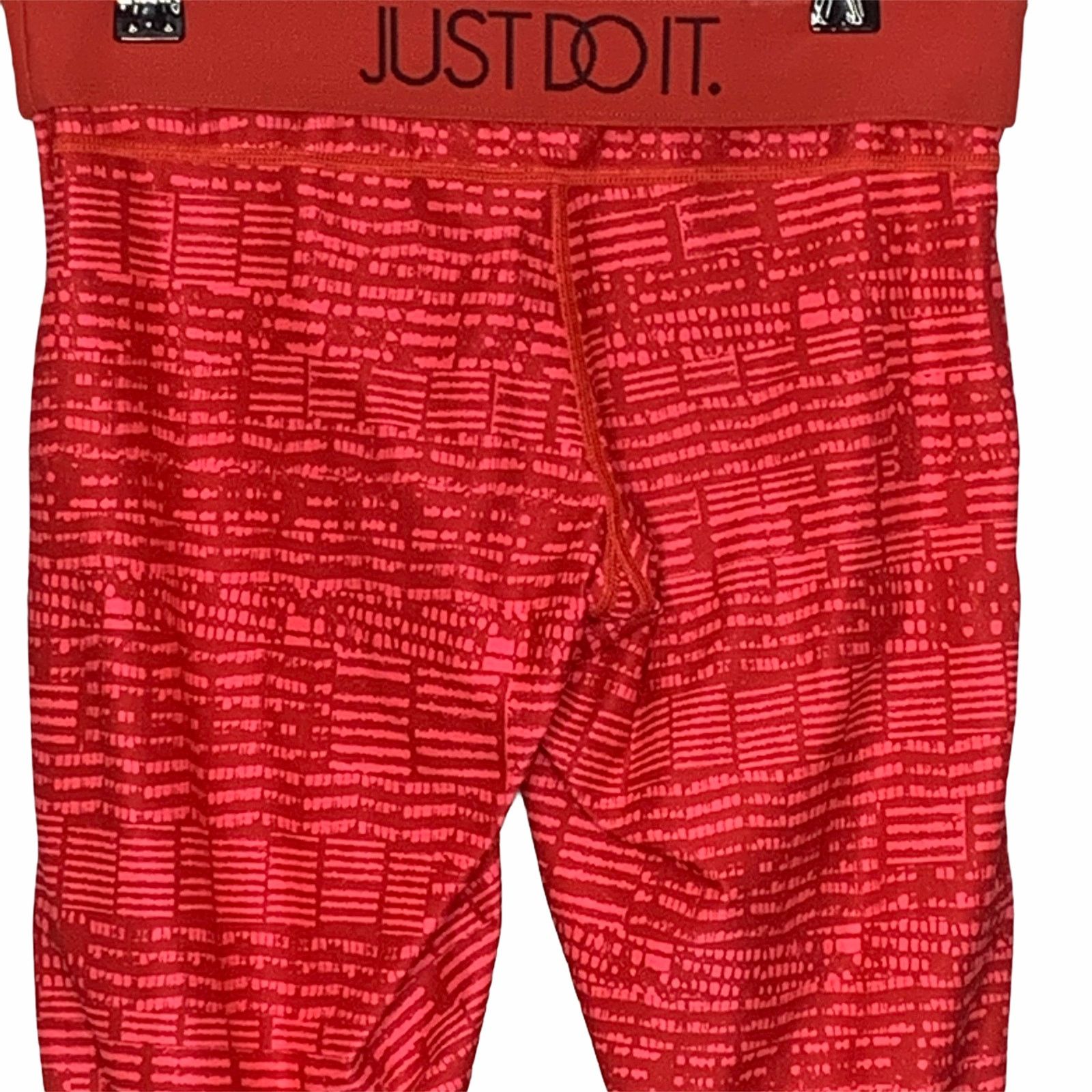 Nike Nike Athleisure Red Pink Stripe Crop Legging Small Dri-Fit Size 27" / US 4 / IT 40 - 2 Thumbnail