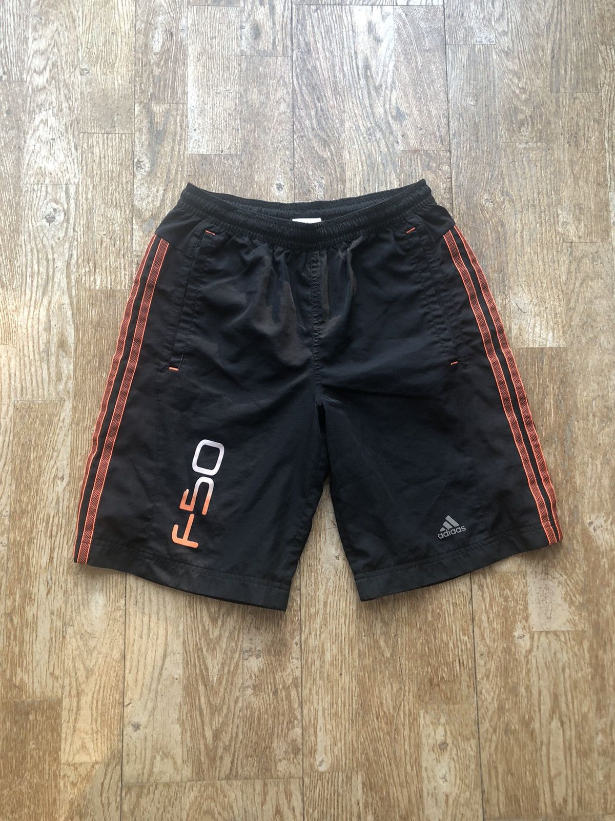 Adidas ADIDAS CLASSIC SPORT RUNNING VINTAGE LIGHT SHORTS Size US 28 / EU 44 - 1 Thumbnail