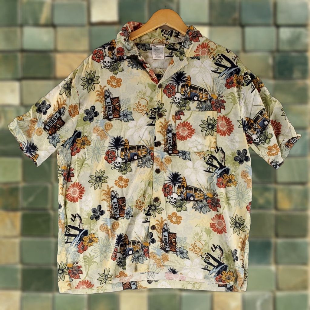 Disney Walt Disney World Hawaiian Shirt Mickey Mouse Skulls Tiki Rayon Mens L Multicolor Short Sleeve Disney Shirt Mens L Size US L / EU 52-54 / 3 - 1 Thumbnail