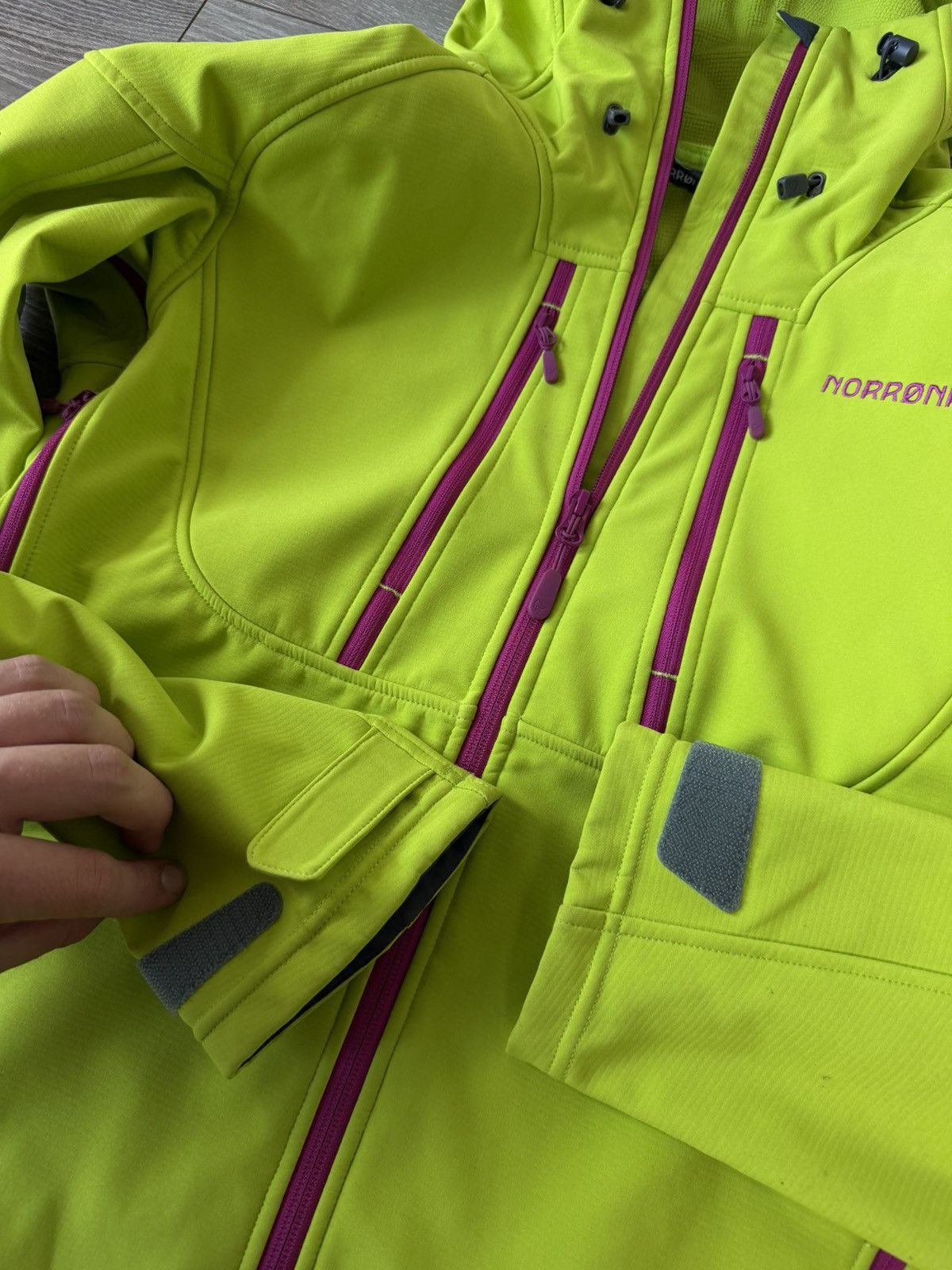 Norrona Norrona Trollveggen Flex3 Birch Tree Green Woman’s Jacket Size L / US 10 / IT 46 - 12 Thumbnail