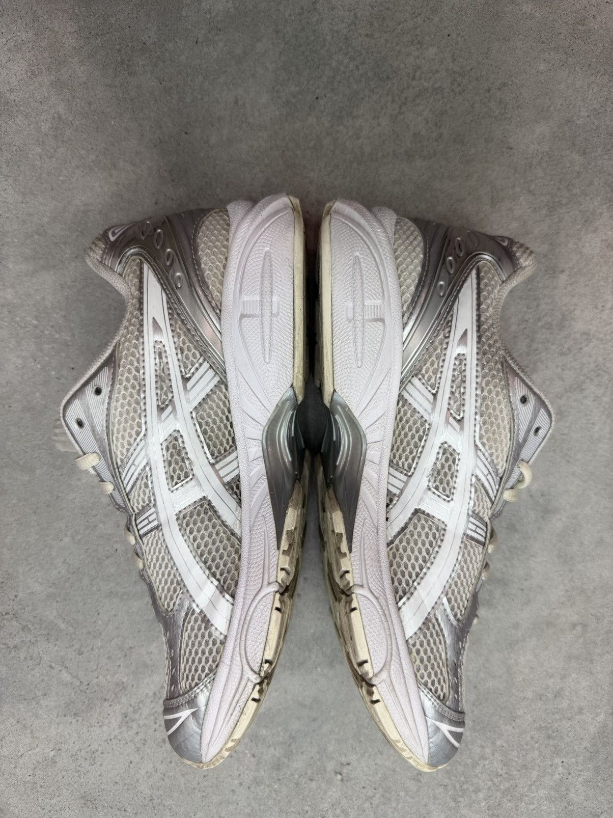 Asics × JJJJound JJJJound Asics Gel-Kayano 14 Silver White Size US 9 / EU 42 - 5 Thumbnail
