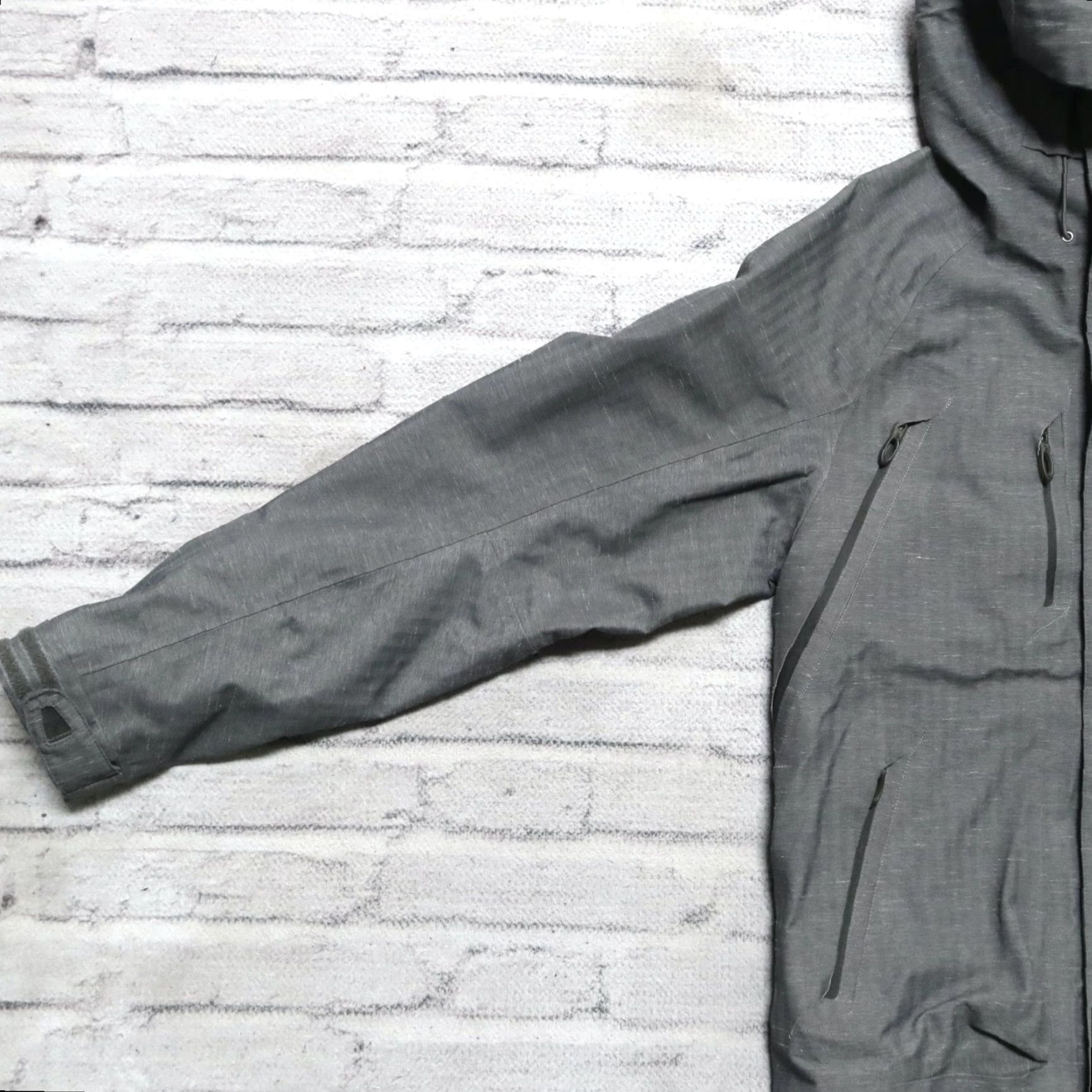 Oakley Vintage Oakley Jacket Mens S Grey Y2K Software Technical Recco Loose Fit Size US S / EU 44-46 / 1 - 4 Thumbnail