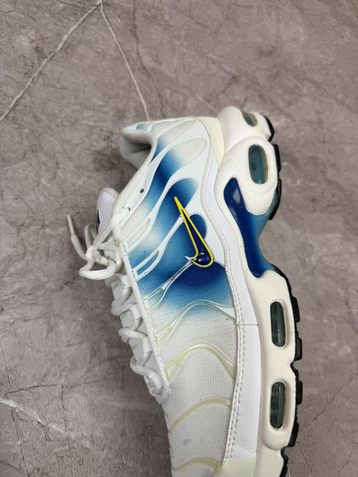 Nike Nike Air Max Plus TN "White Blue Gradient" / Yellow Swoosh Size US 11 / EU 44 - 9 Thumbnail