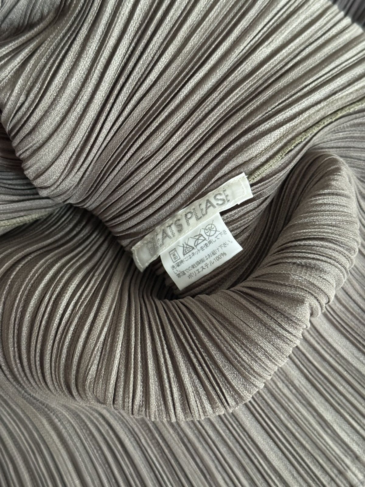 Pleats Please Issey Miyake RARE Pleats Please Issey Miyake bow top Size ONE SIZE - 5 Thumbnail