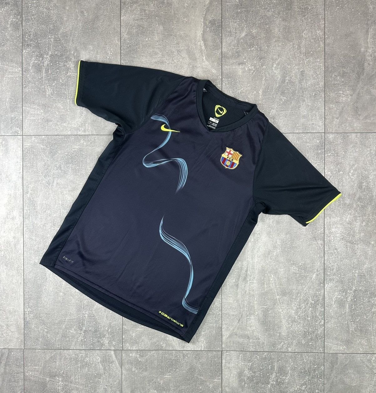 Nike Nike Barcelona FC Retro 2007/08 Training Soccer Jersey Size US S / EU 44-46 / 1 - 1 Thumbnail