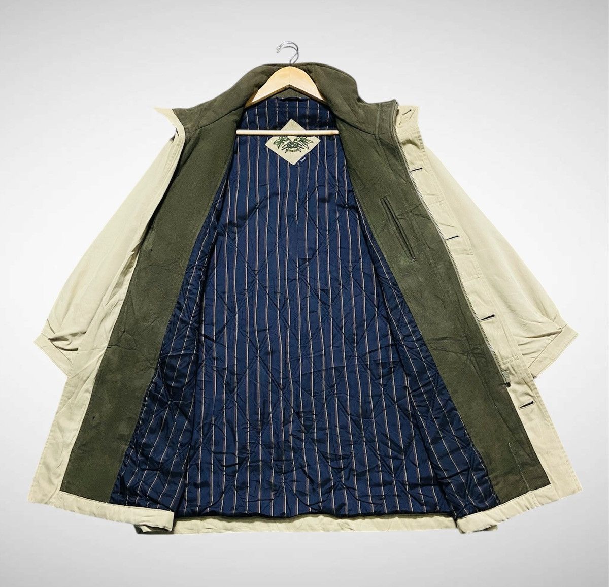 Burberry Vintage Burberry Distressed Jacket Size US L / EU 52-54 / 3 - 6 Thumbnail
