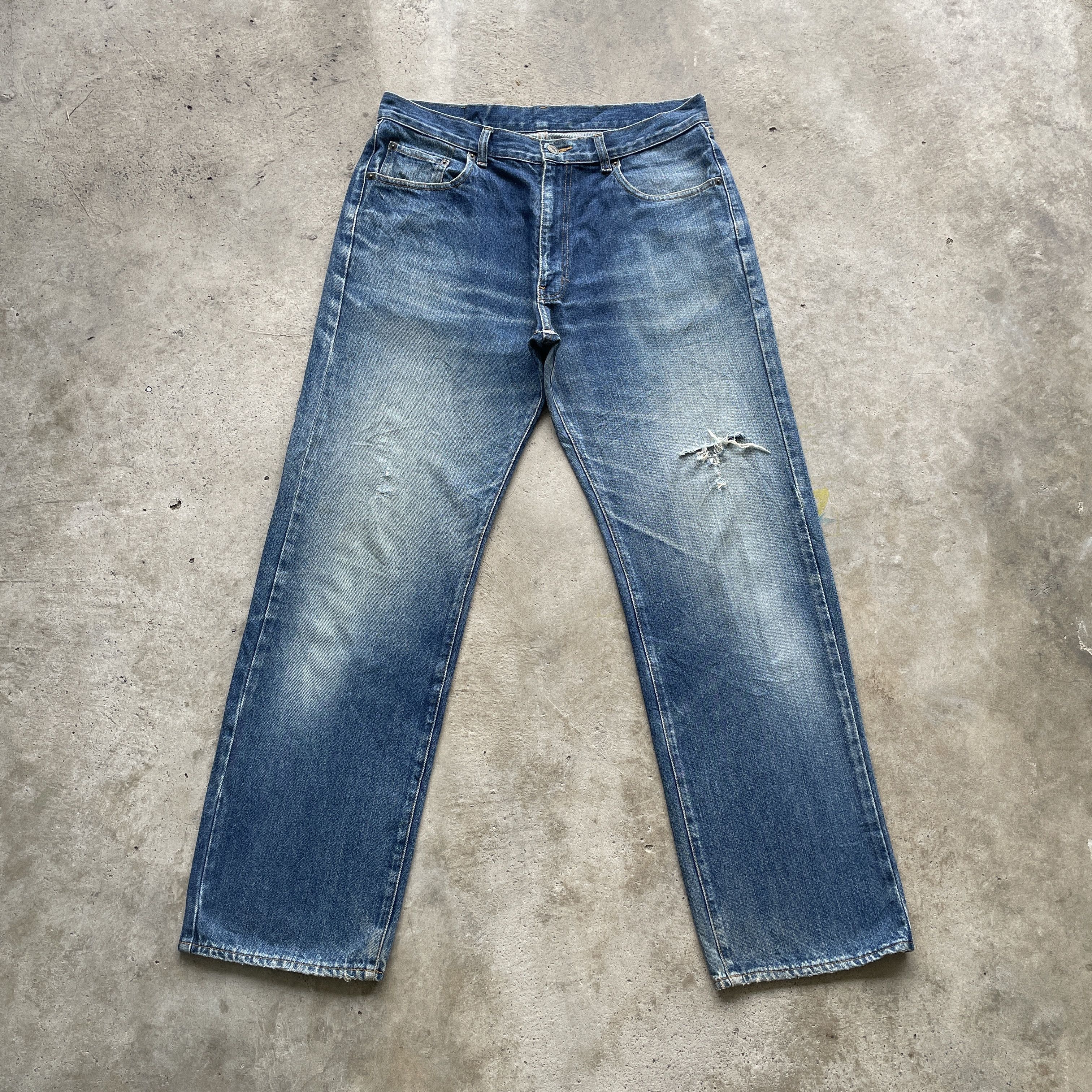 Japanese Brand × Vintage Vintage Distressed Baggy Japan Jeans Faded Denim Pants W33 Size US 33 - 2 Thumbnail