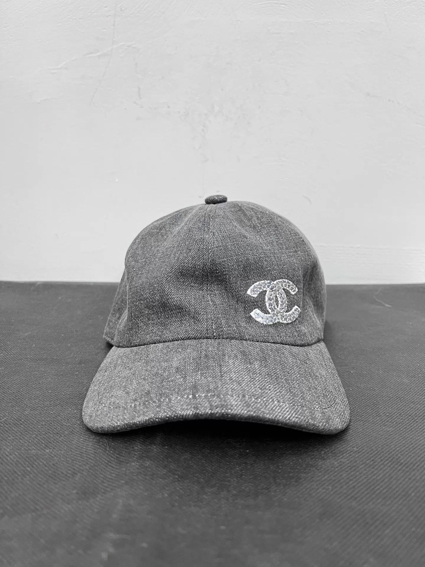 Chanel Chanel Double C Gray Minimalist Baseball Cap Mint Size ONE SIZE - 2 Thumbnail