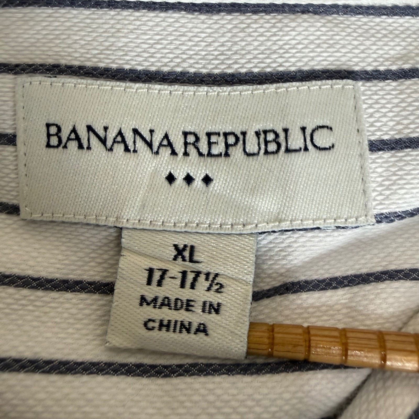 Banana Republic Banana Republic Mens XL White Blue Striped Button Up LS Size US XL / EU 56 / 4 - 2 Thumbnail