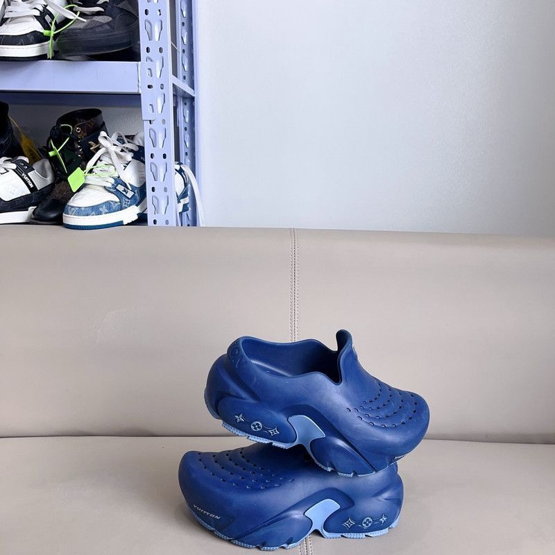 Louis Vuitton Louis Vuitton Shark Slippers in Deep Blue Size US 8 / IT 38 - 6 Thumbnail