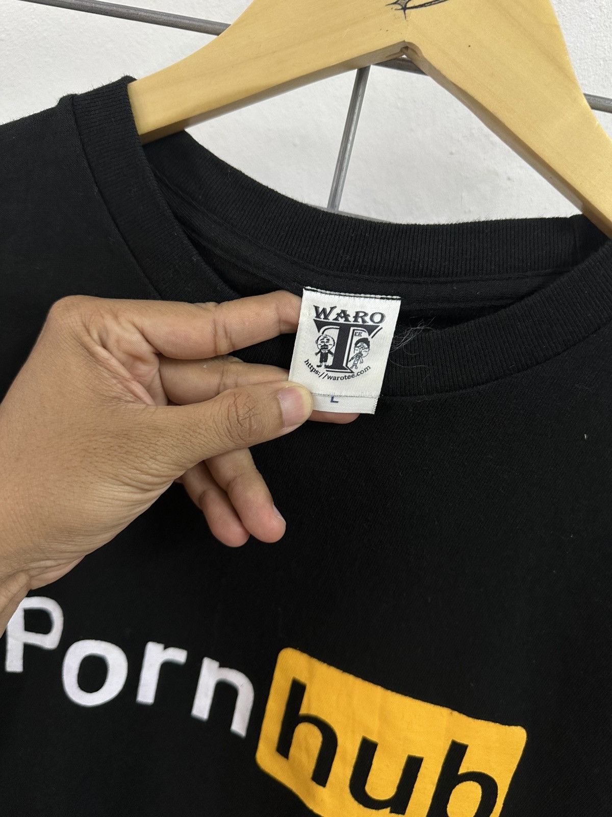 Other Pornhub Waro Tee Anime Official Merch Size US L / EU 52-54 / 3 - 5 Thumbnail