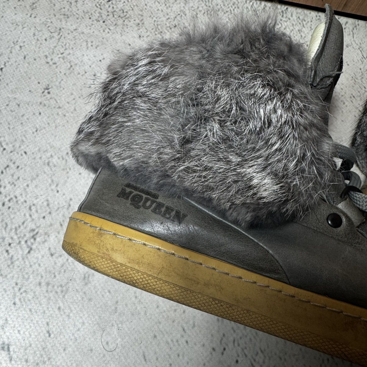 Alexander McQueen × Puma vintage alexander mcqueen x puma fuzzy sneakers rare 25 cm Size US 9 / IT 39 - 3 Thumbnail