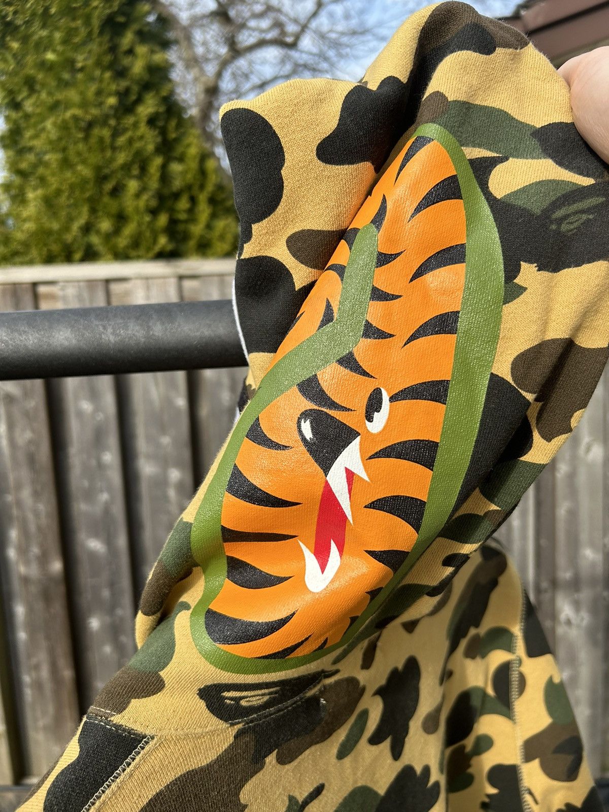 Bape Bape 1st Camo Shark Full Zip Hoodie Size US L / EU 52-54 / 3 - 7 Thumbnail