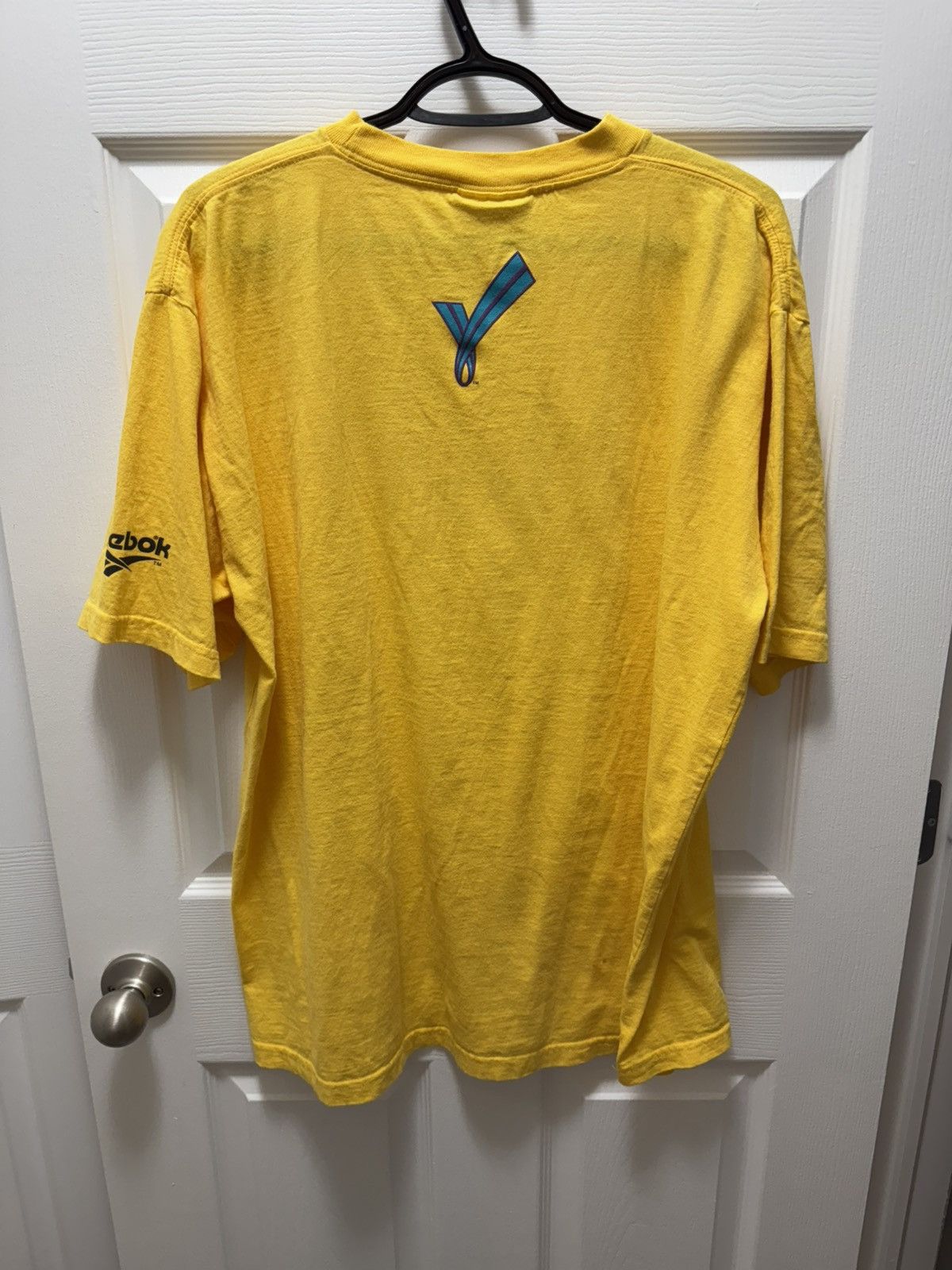 Reebok Reebok Vintage 1994 Collar Text Yellow Victoria Commonwealth Size US L / EU 52-54 / 3 - 4 Thumbnail