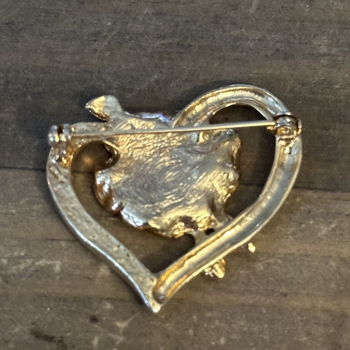 Vintage Vintage rhinestone open heart with red rose brooch Size ONE SIZE - 4 Thumbnail