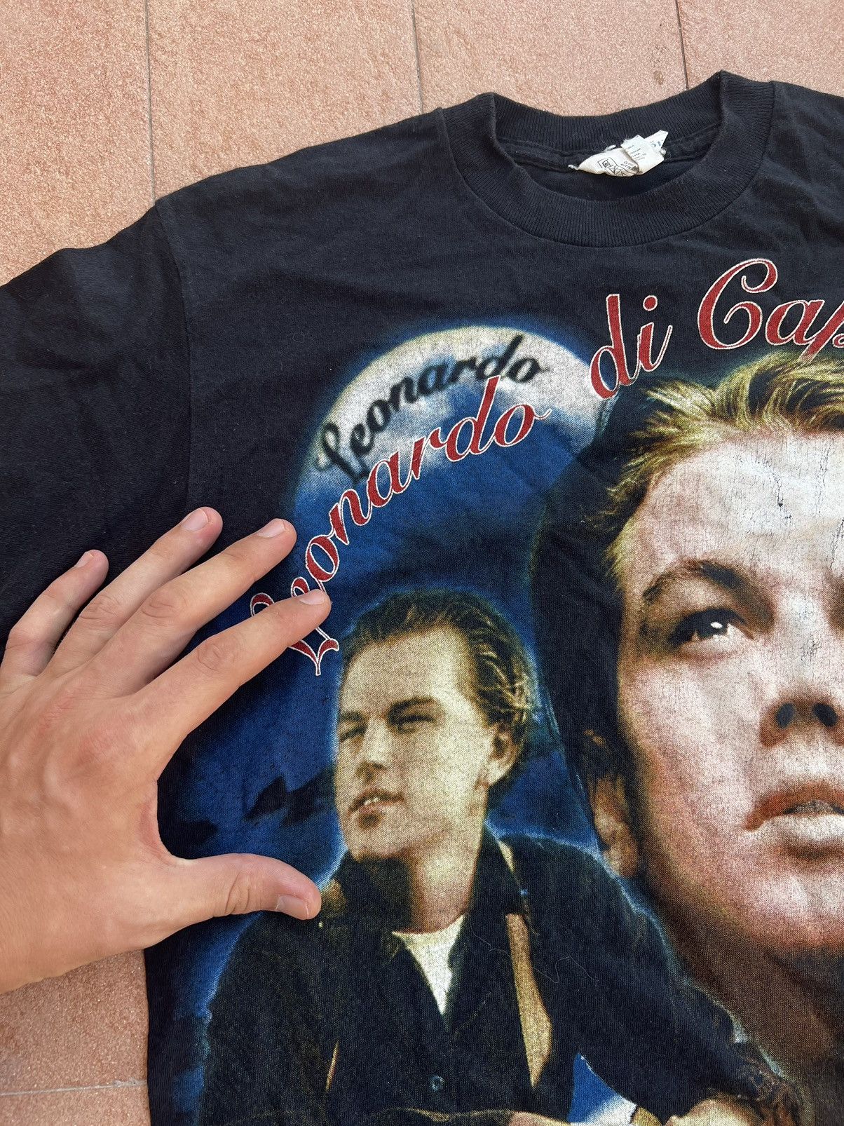 Vintage Vintage Leonardo DiCaprio Movie Shirt Size US S / EU 44-46 / 1 - 3 Thumbnail