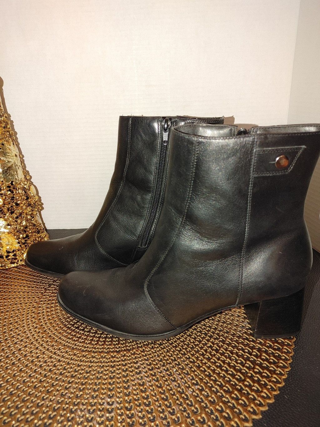 Naturalizer Naturalizer River Ankle Boot Size 9.5M Size US 9 / IT 39 - 1 Thumbnail