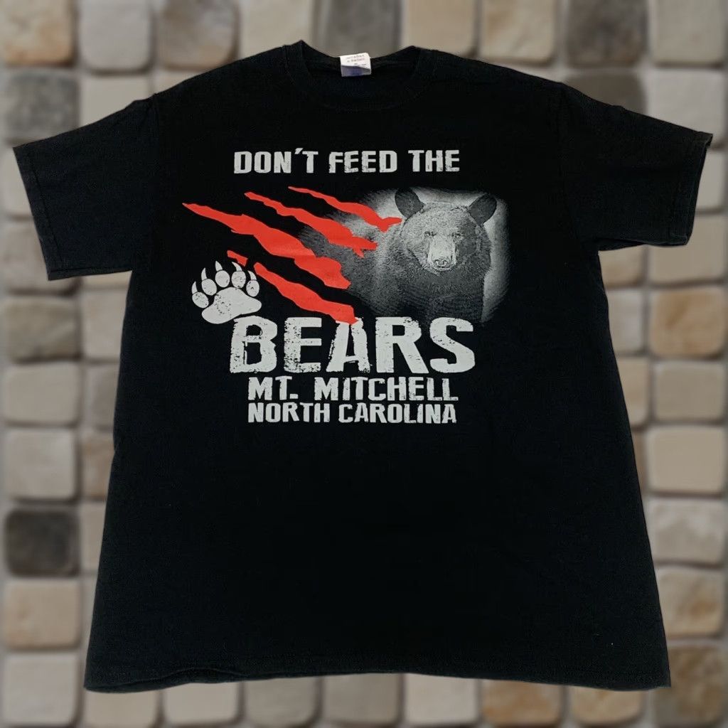 Gildan Don't Feed the Bears Mt Mitchell North Carolina T Shirt Bears Graphic Tee Black Size M Mens Size US M / EU 48-50 / 2 - 1 Thumbnail
