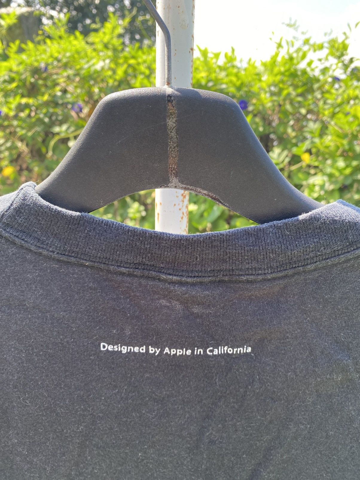Apple × Vintage Apple Robina Tshirt Design by Apple California Size US XL / EU 56 / 4 - 7 Thumbnail