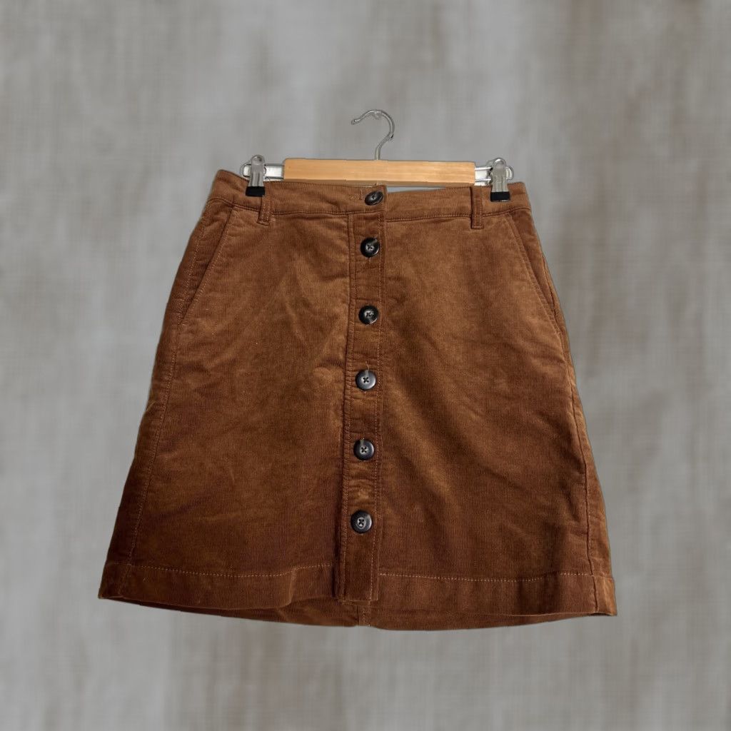 Vintage CAbi Corduroy Mini Skirt Brown 4 Women's Short Button-Up Fall Preppy Tweed 28X19 Belts? Size 27" / US 4 / IT 40 - 1 Thumbnail