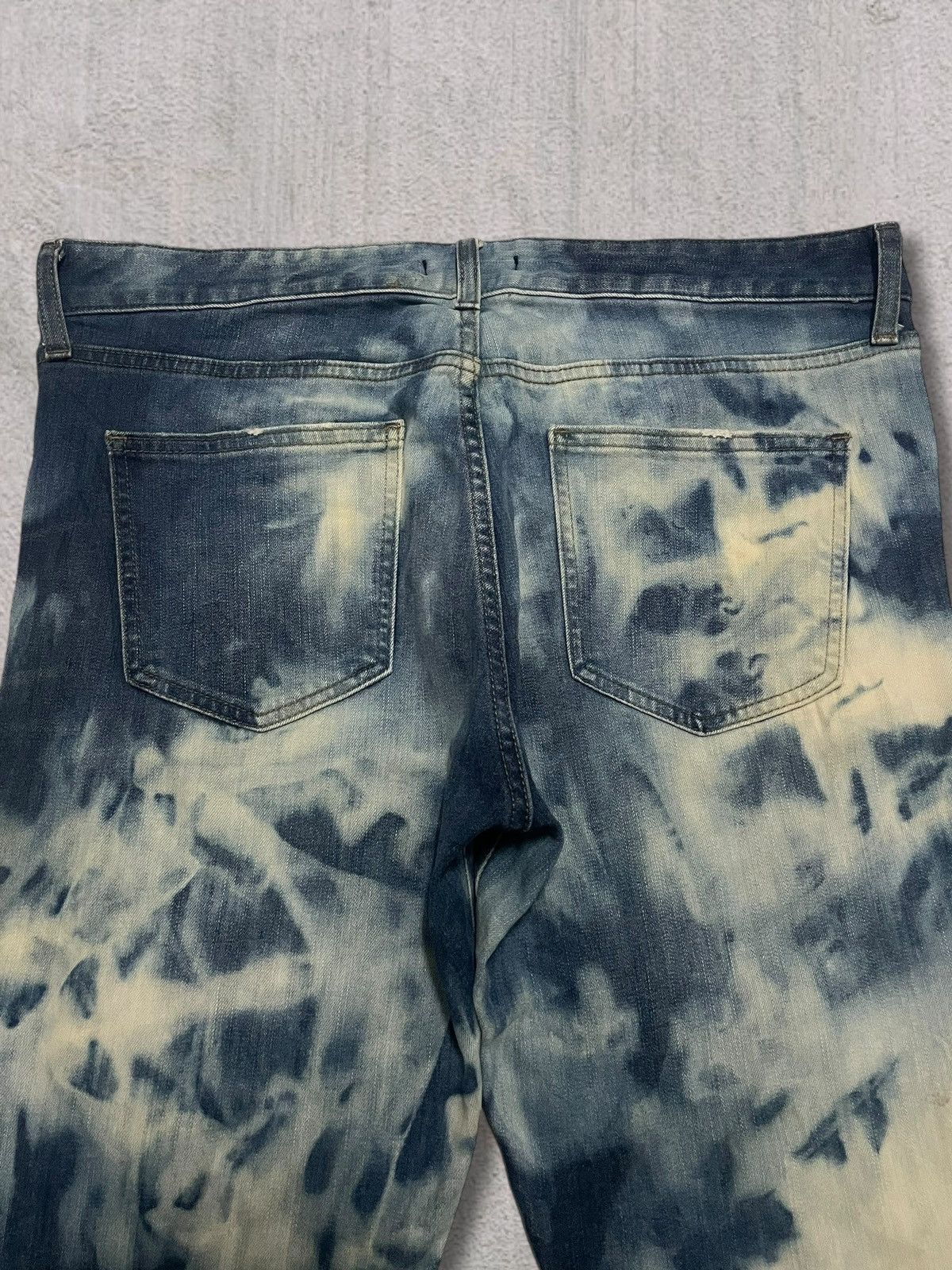 Undercover × Uniqlo Uniqlo Crazy Bleached Acid Wash Tapered Stretch Denim Jeans Size US 33 - 7 Thumbnail