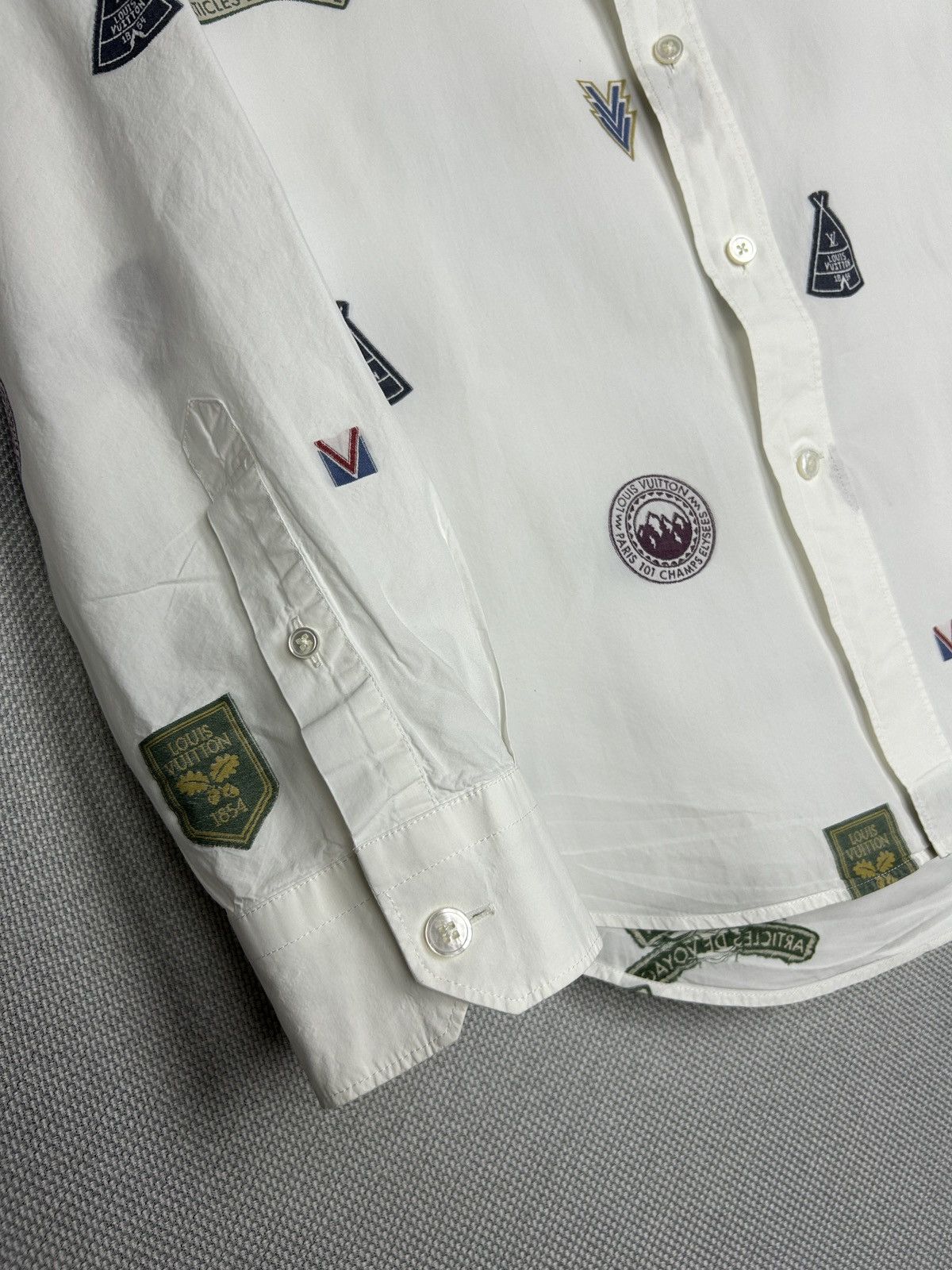 Louis Vuitton Louis Vuitton Embroidered Multi Logo Shirt Button Up Size US S / EU 44-46 / 1 - 5 Thumbnail