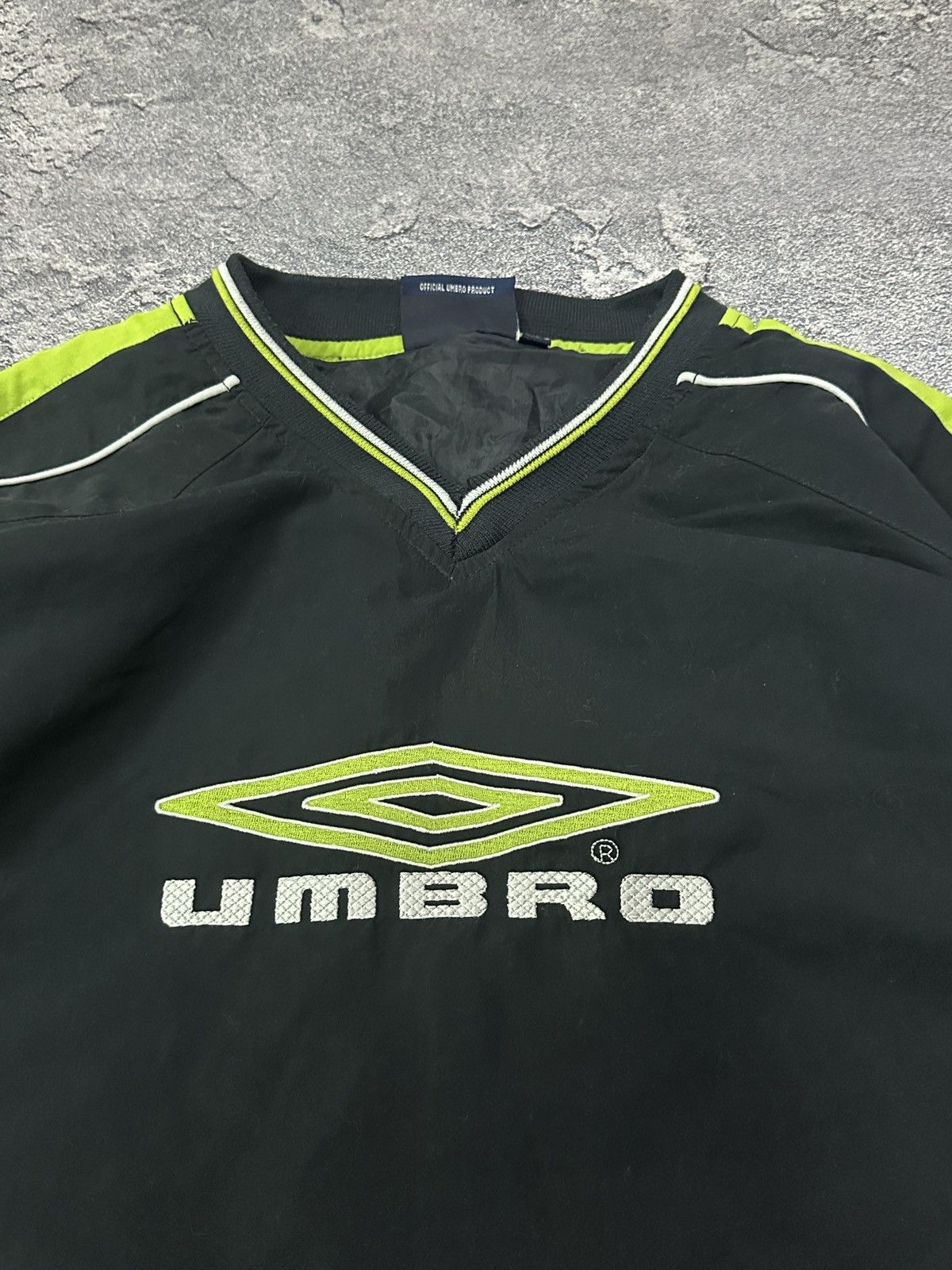 Umbro Vintage Umbro Nylon Big Logo Pullover Sweatshirt Oasis Style Size US XL / EU 56 / 4 - 3 Thumbnail