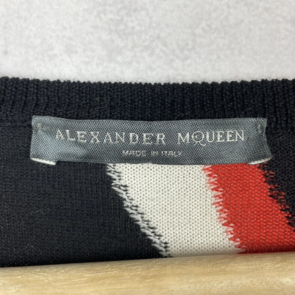Alexander McQueen Alexander McQueen Multicolour Wool Buttonless Cardigan Size M / US 6-8 / IT 42-44 - 7 Thumbnail