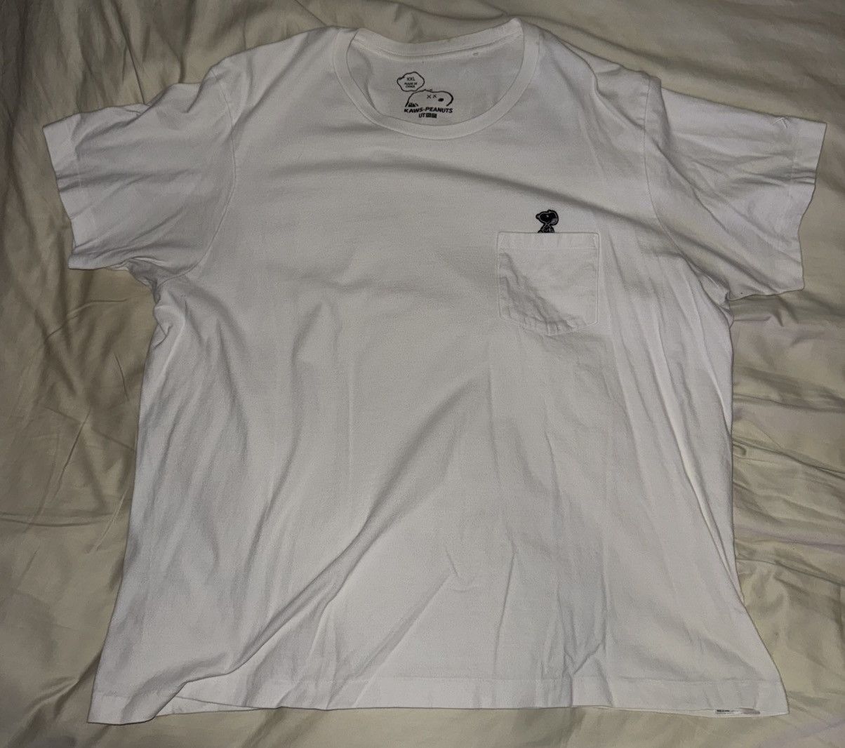 Kaws × Peanuts × Uniqlo KAWS x Uniqlo x Peanuts Snoopy Pocket Tee (FW17) White XXL Size US XXL / EU 58 / 5 - 1 Thumbnail