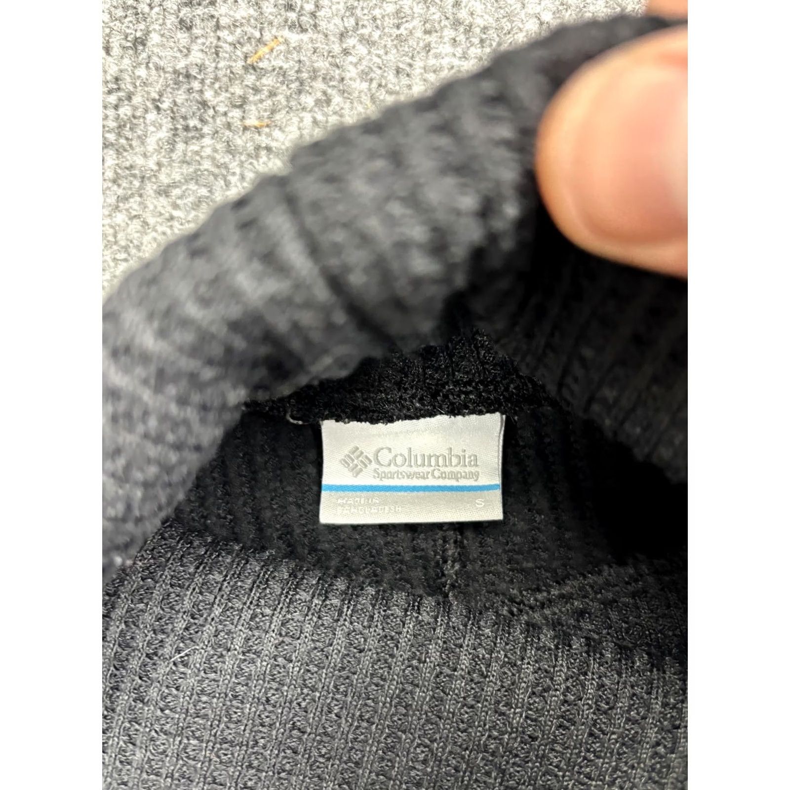 Vintage Columbia Womens Small Black Waffle Knit Turtleneck Thermal Top Long Sleeve Shirt Size S / US 4 / IT 40 - 2 Thumbnail