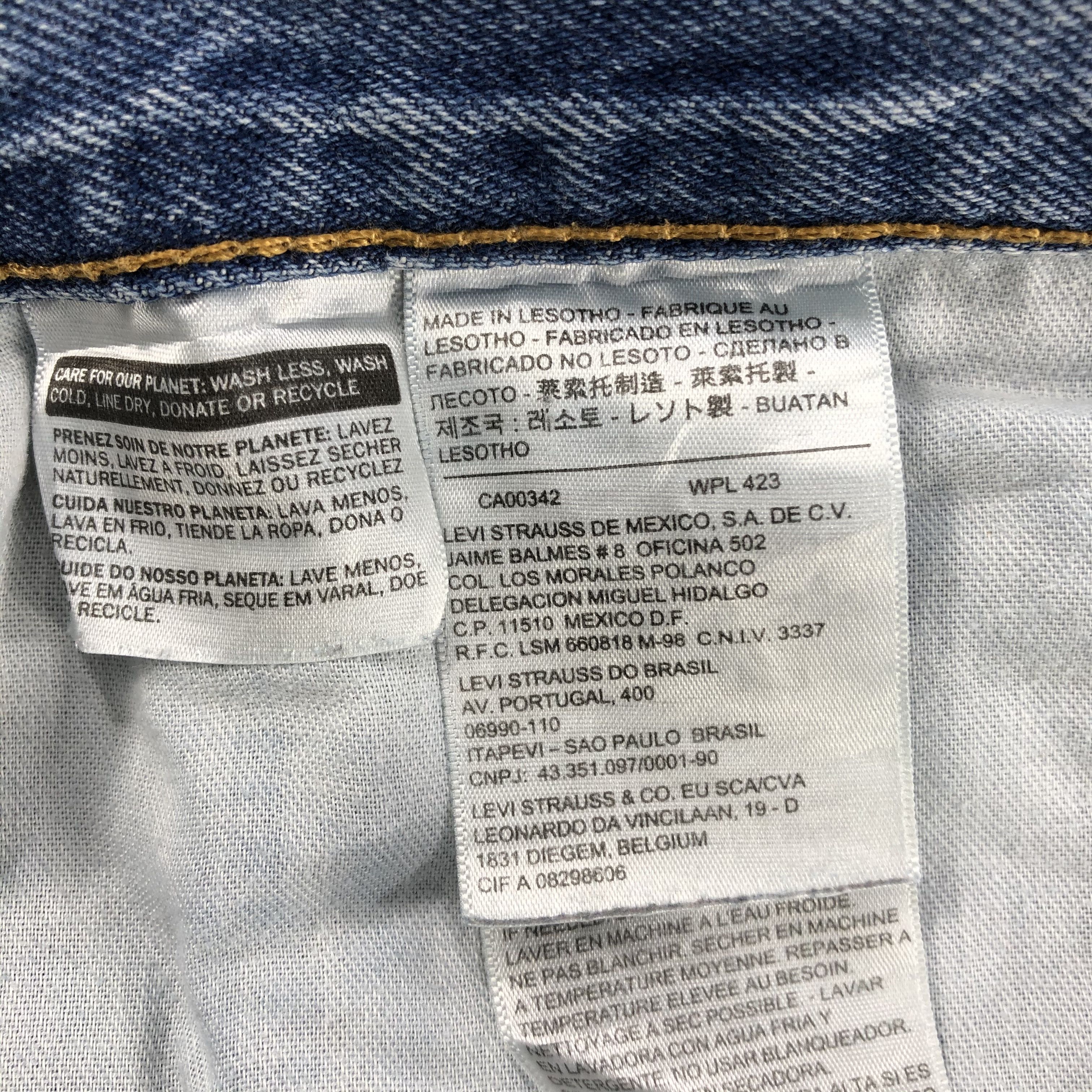 Levi's × Vintage Vintage Light Wash Levis 505 Jeans-JM2562 Size US 35 - 16 Thumbnail