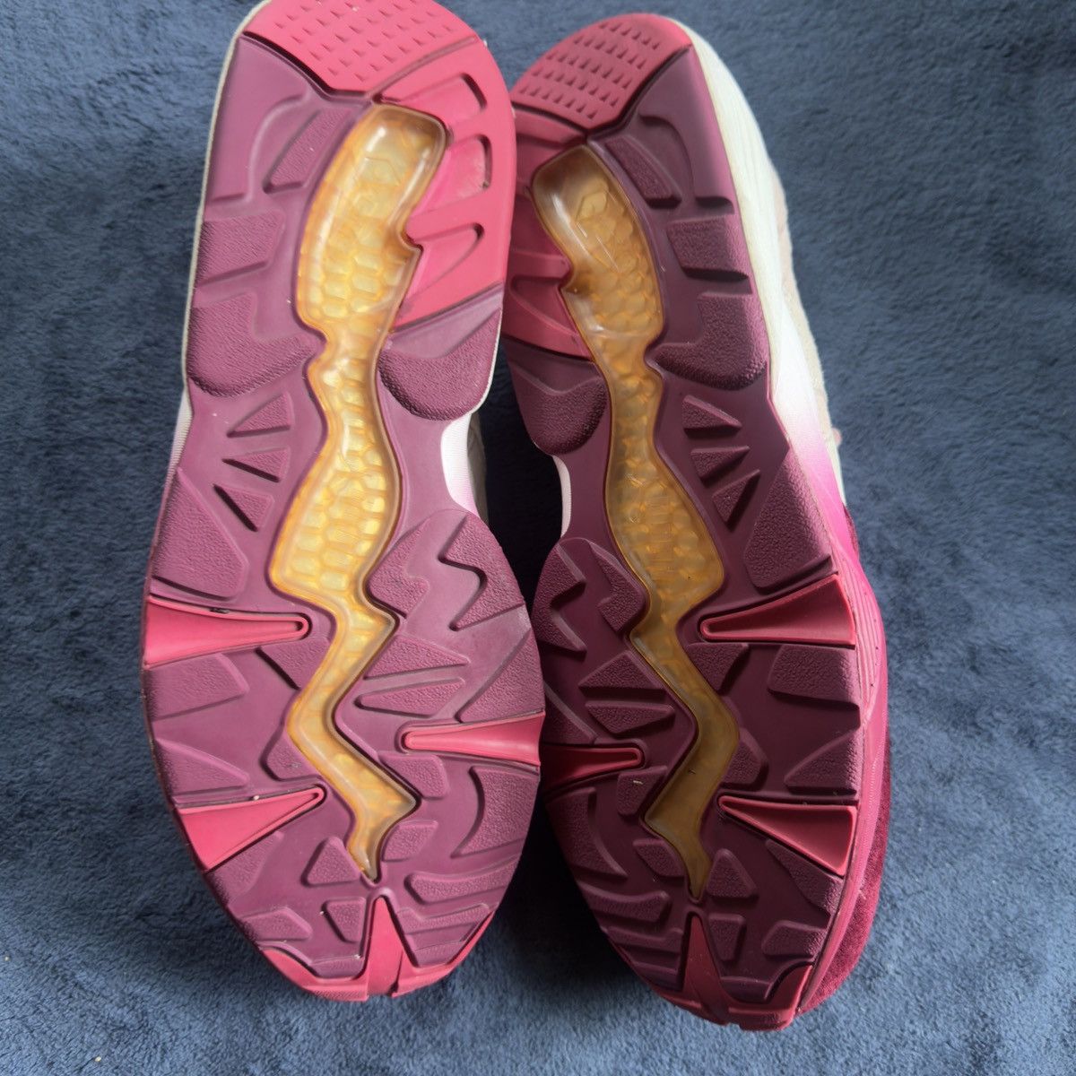 Ronnie Fieg Ronnie Fieg Puma : R698 Low TSP Sakura Size US 11 / EU 44 - 6 Thumbnail