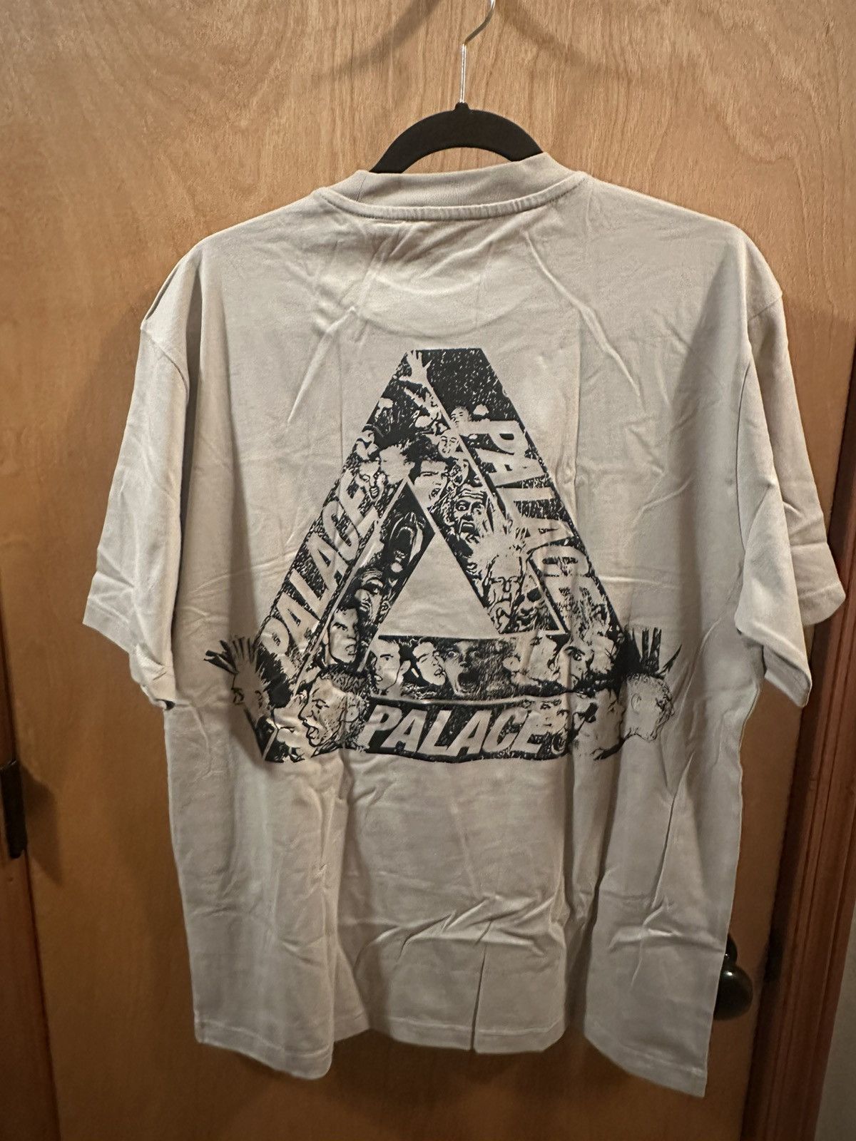 Palace Palace Punk t Shirt Tan Size US L / EU 52-54 / 3 - 1 Thumbnail