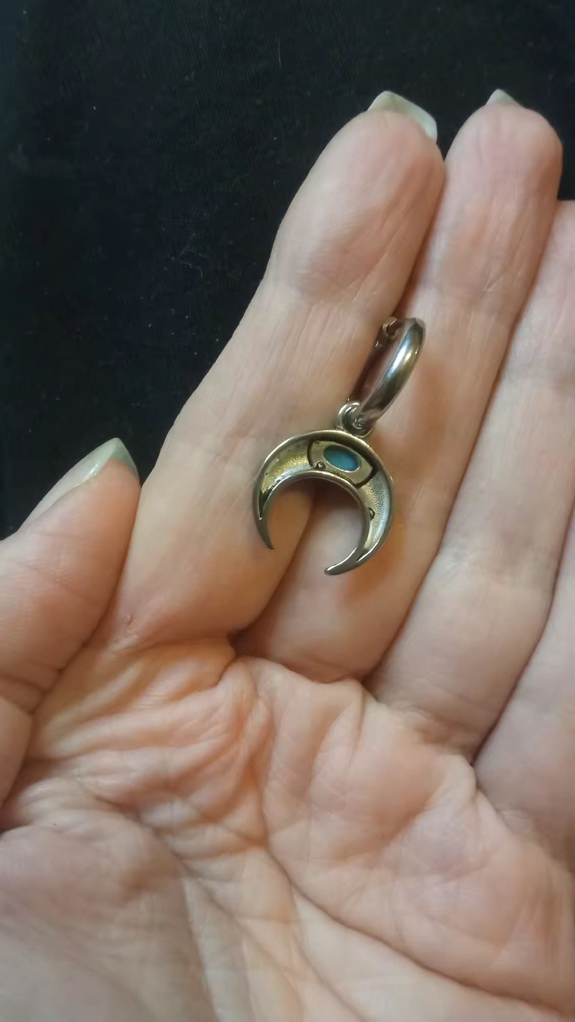 Vintage Vintage Moon Shape Hoop Earrings Size ONE SIZE - 4 Thumbnail