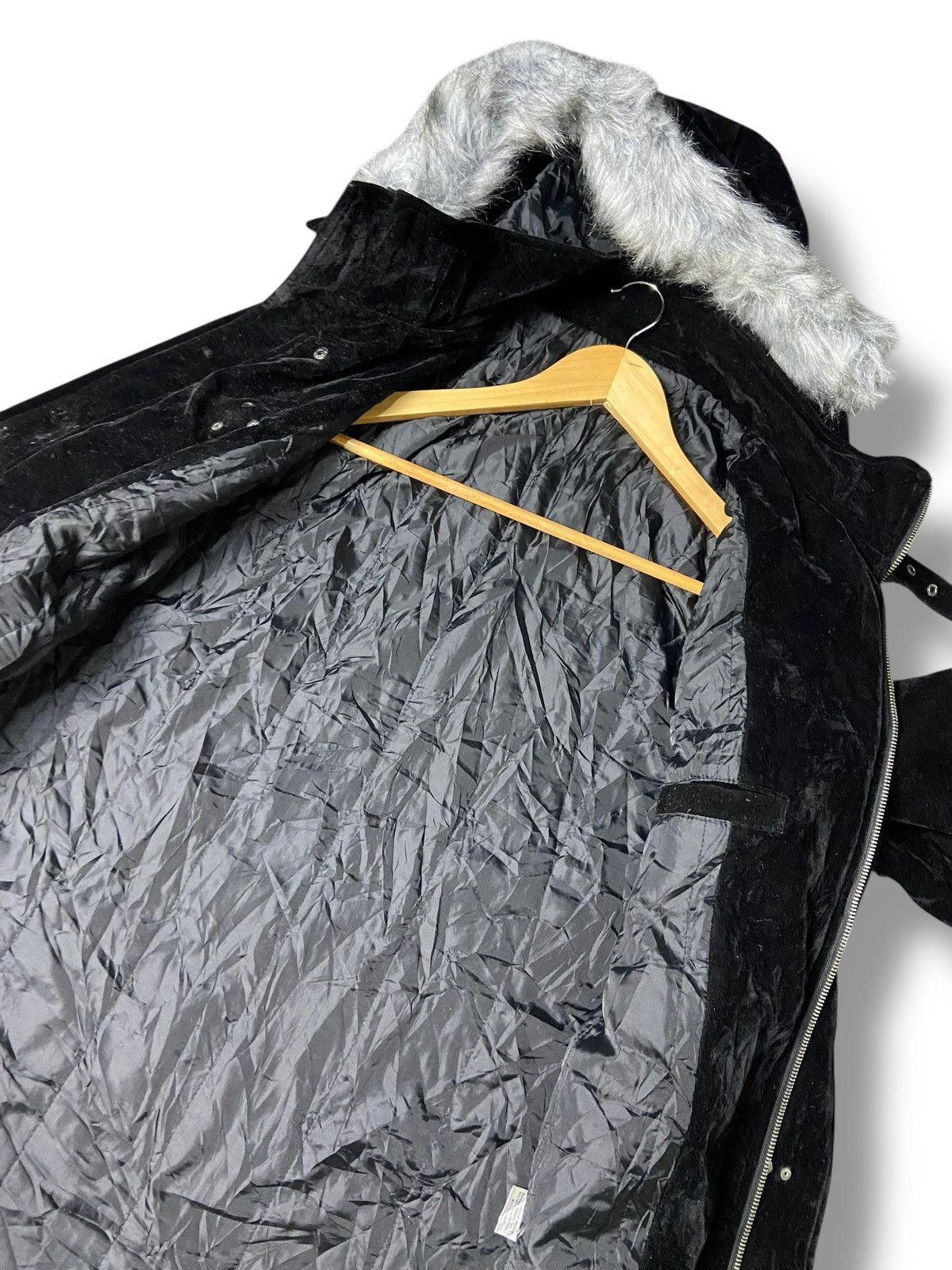 If Six Was Nine Vintage GWanner Bondage Ruffle Down Coat (152) Size US L / EU 52-54 / 3 - 7 Thumbnail