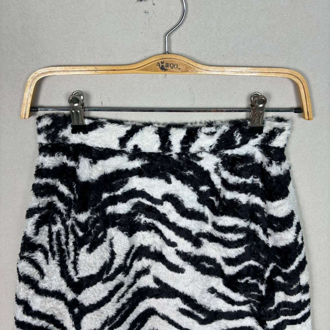 Versace × Versace Jeans Couture Versace Jeans Couture Fuzzy Zebra Print Skirt Size 28" / US 6 / IT 42 - 3 Thumbnail