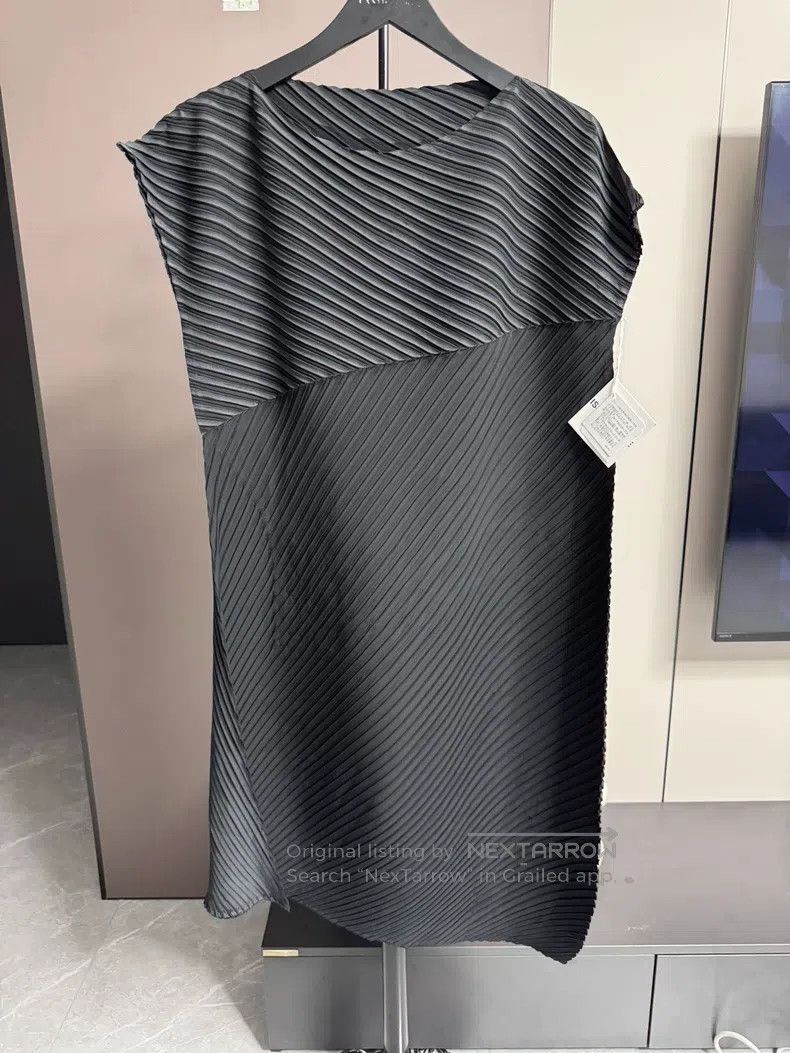 Issey Miyake Issey Miyake Main Line Wide Pleated Twill Vest Size M / US 6-8 / IT 42-44 - 1 Thumbnail