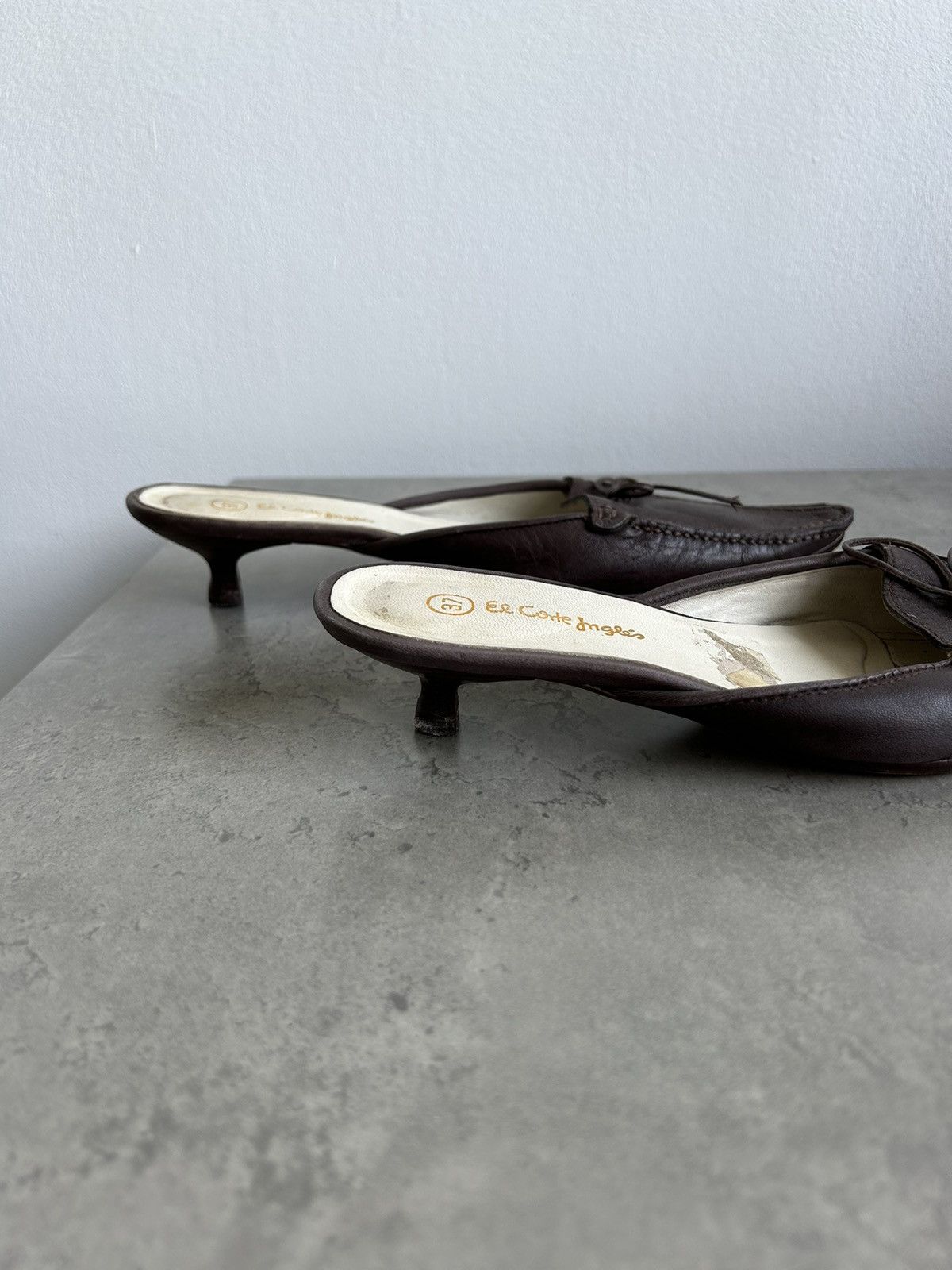 Vintage CHOCOLATE KITTEN HEELS made in Spain Y2K vintage Size US 7 / IT 37 - 2 Thumbnail